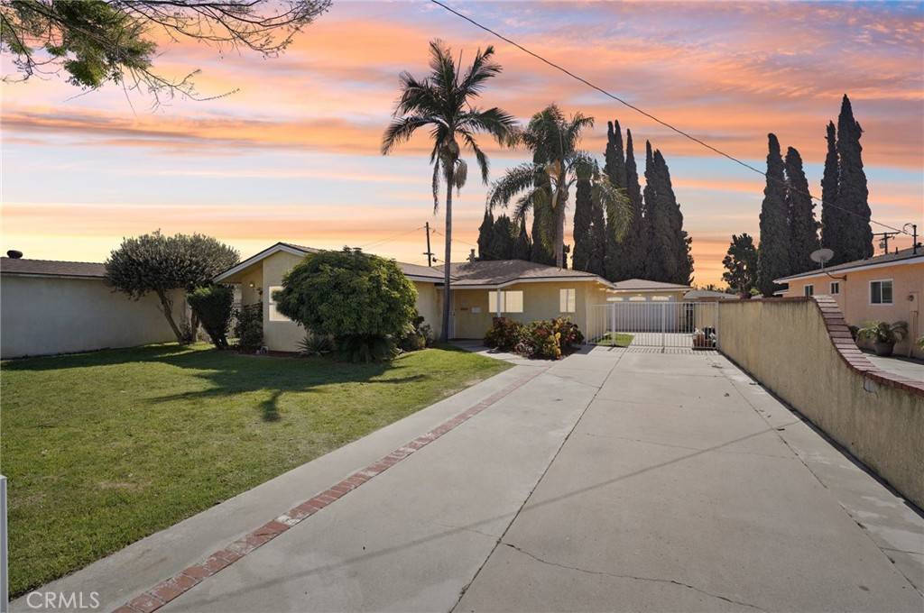 Downey, CA 90242,12916 Downey AVE