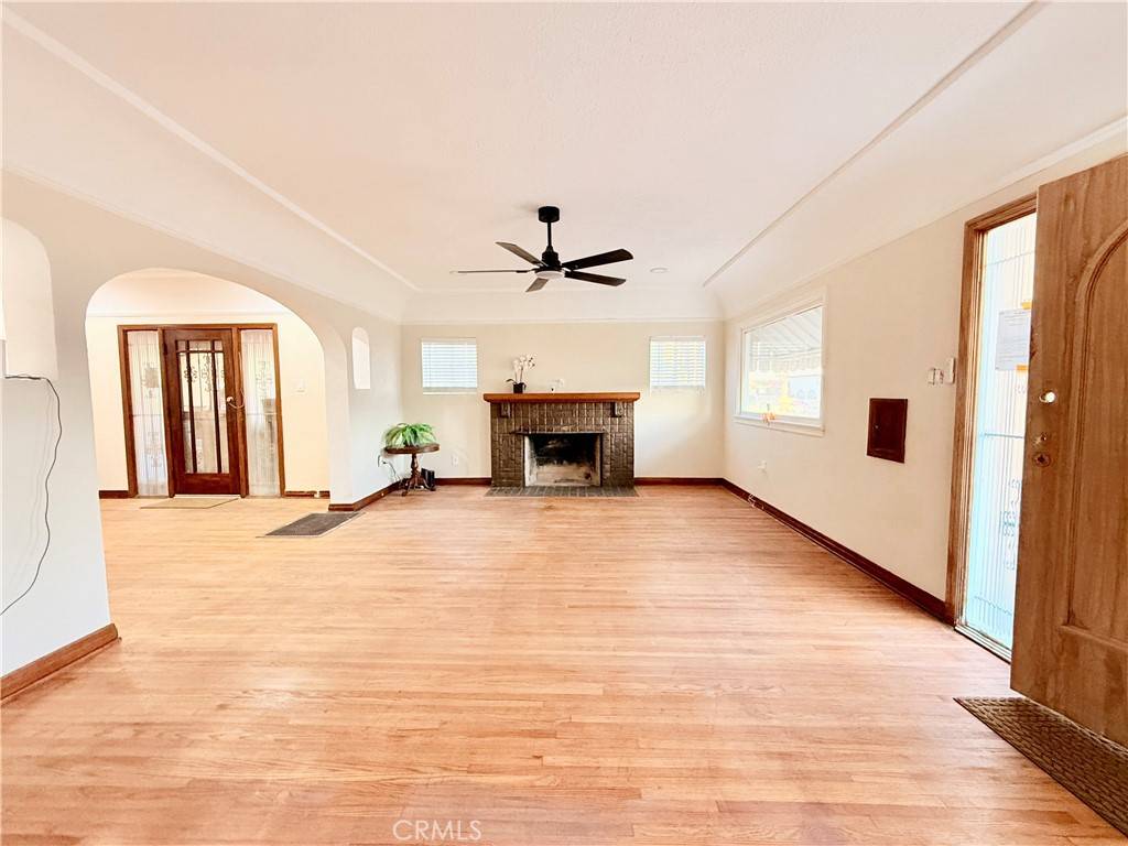 Huntington Park, CA 90255,2661 Grand AVE