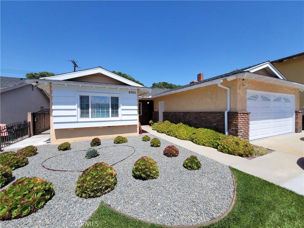 Downey, CA 90242,8743 Dorian ST