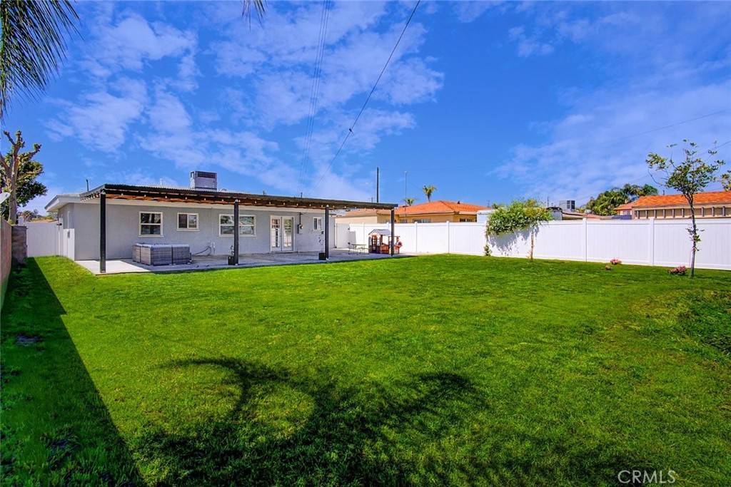 Colton, CA 92324,920 Latham ST