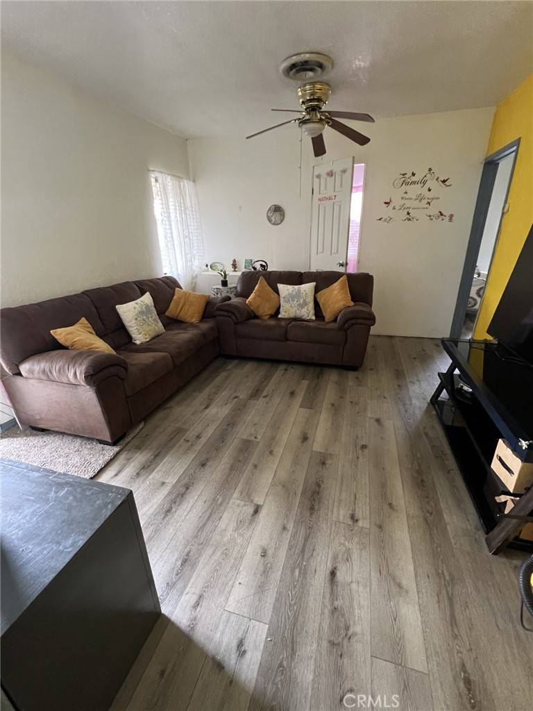 Fontana, CA 92335,9850 Cypress AVE