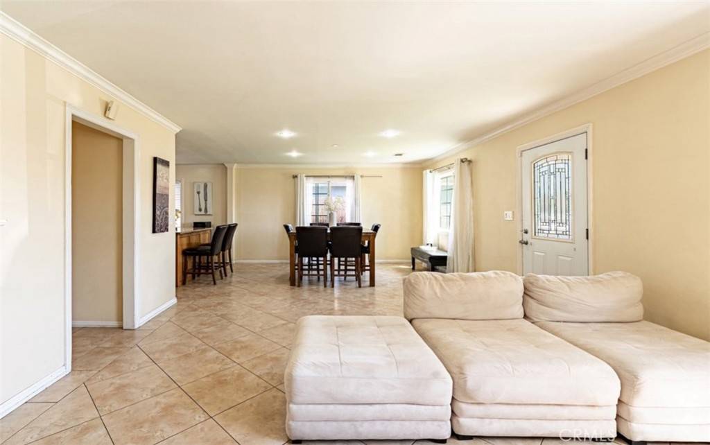 Downey, CA 90242,8707 Byers ST