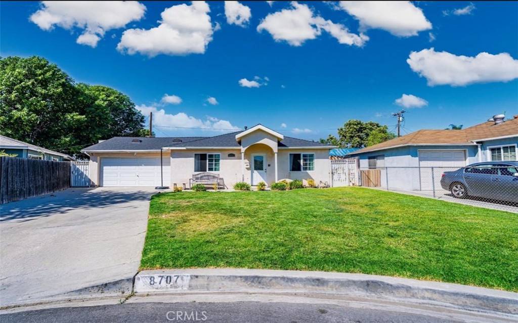 Downey, CA 90242,8707 Byers ST
