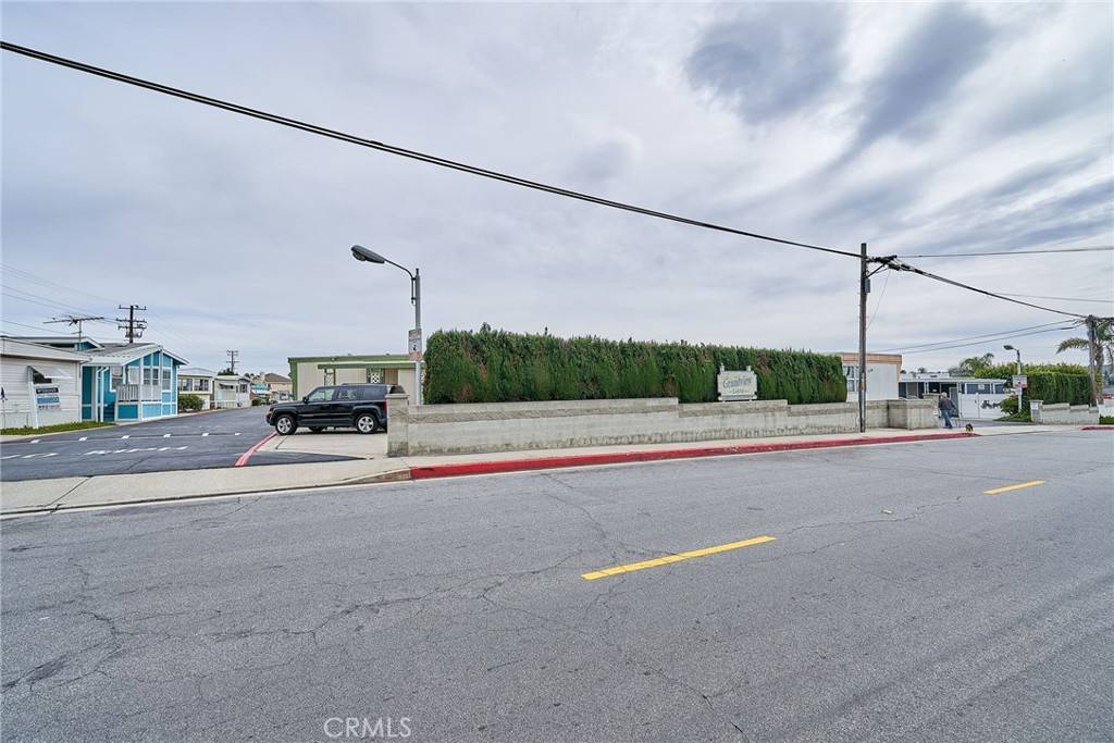 Lomita, CA 90717,24100 Pennsylvania ST #103