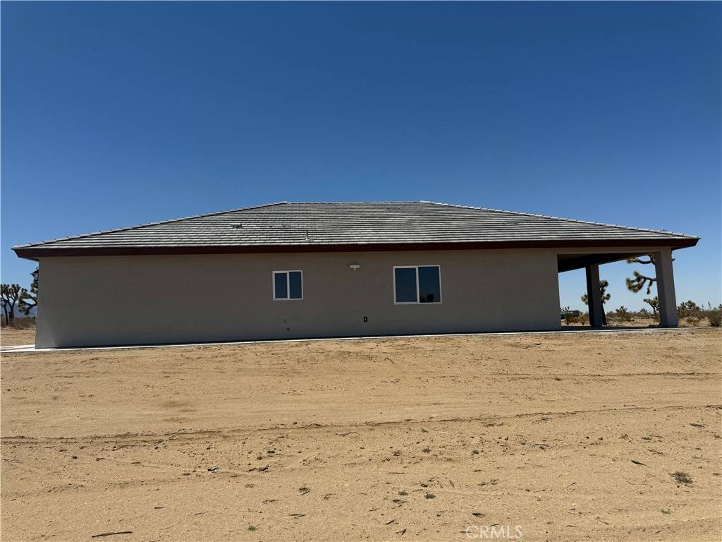 Phelan, CA 92371,6472 Cayucos DR