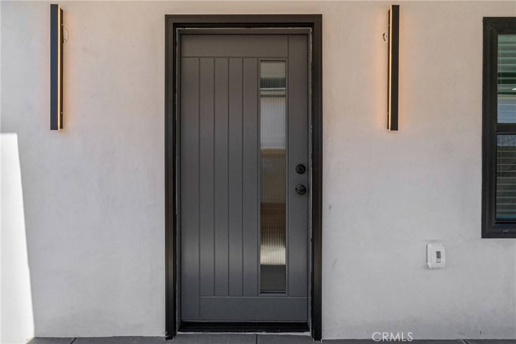 South Gate, CA 90280,10814 Saint James