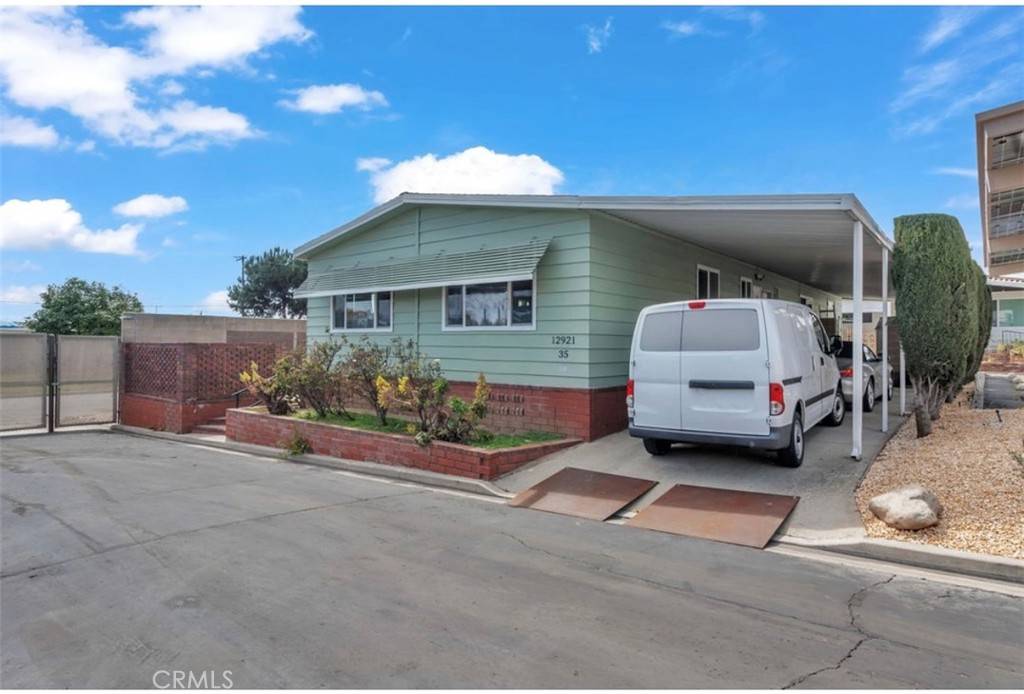 La Mirada, CA 90638,12921 Lake forest #35
