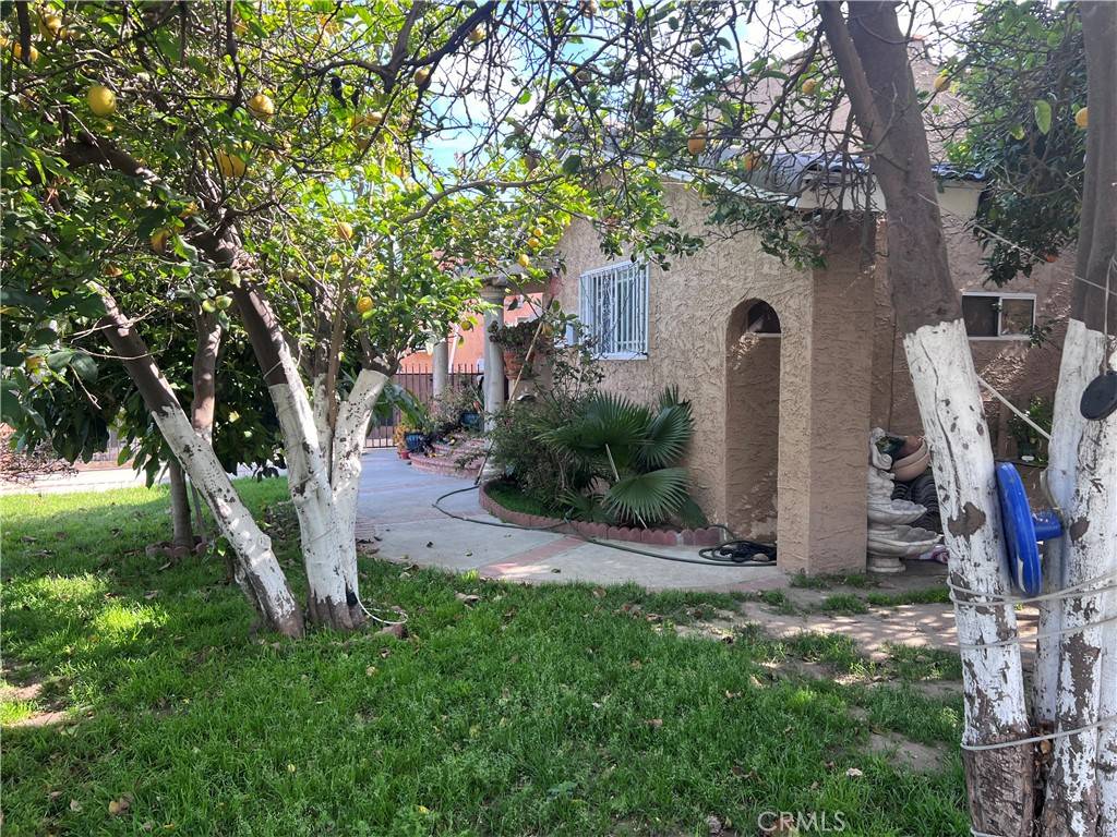 Compton, CA 90221,702 N Burris AVE