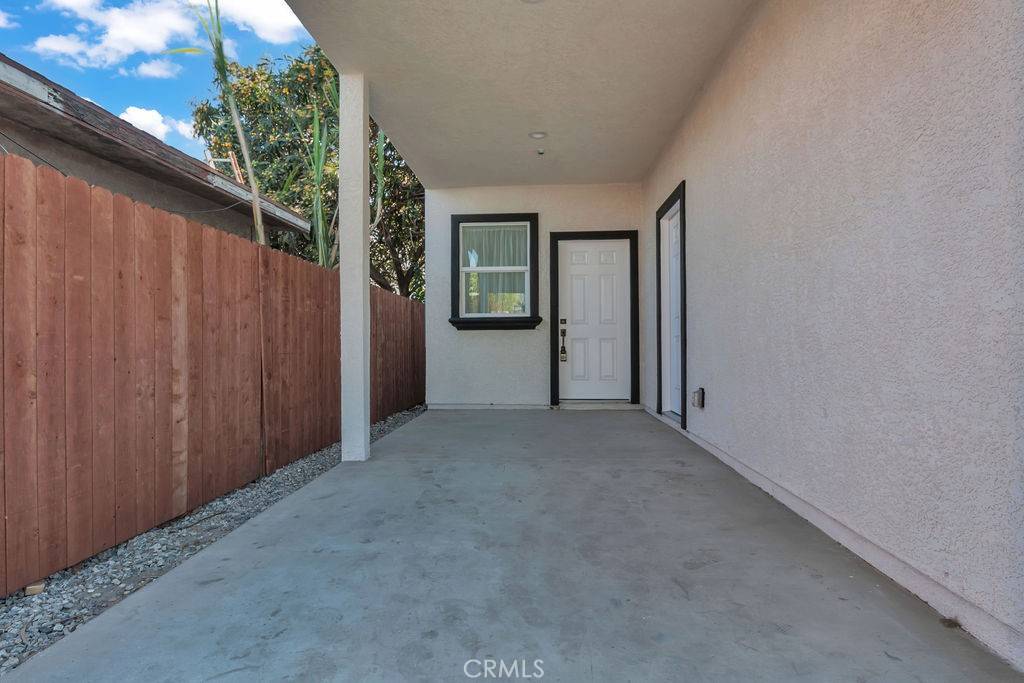 Compton, CA 90222,2032 E Stockwell