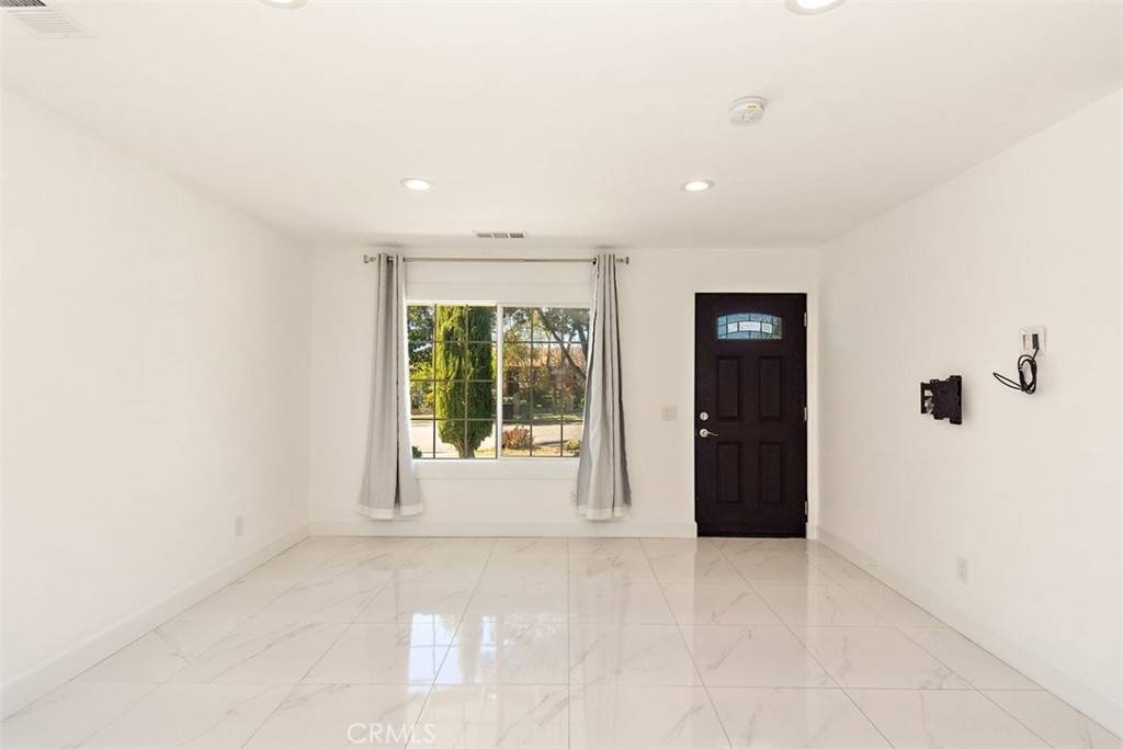 Rialto, CA 92376,1473 N Iris AVE
