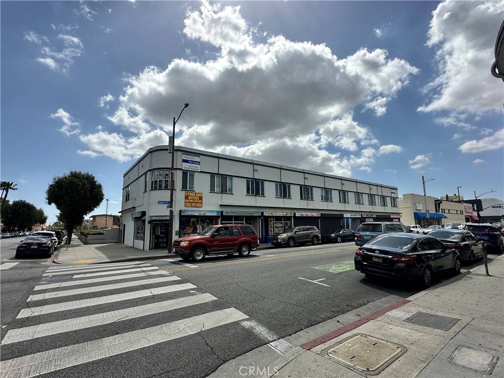 Huntington Park, CA 90255,2618 Saturn AVE