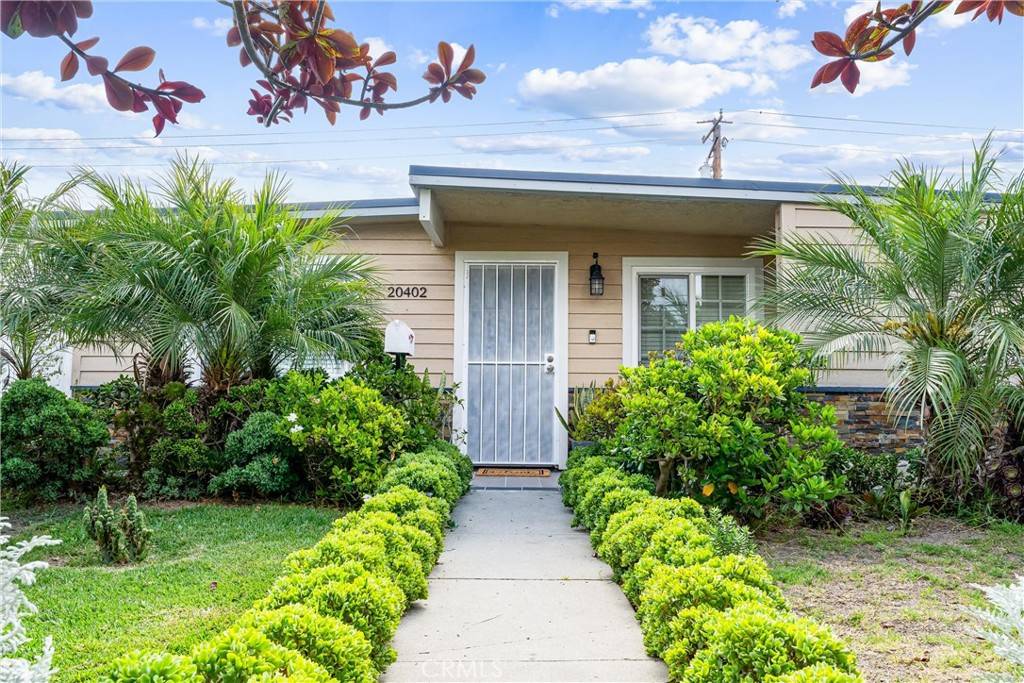 Lakewood, CA 90715,20402 Pioneer BLVD