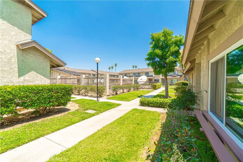 South Gate, CA 90280,5950 IMPERIAL HWY #48