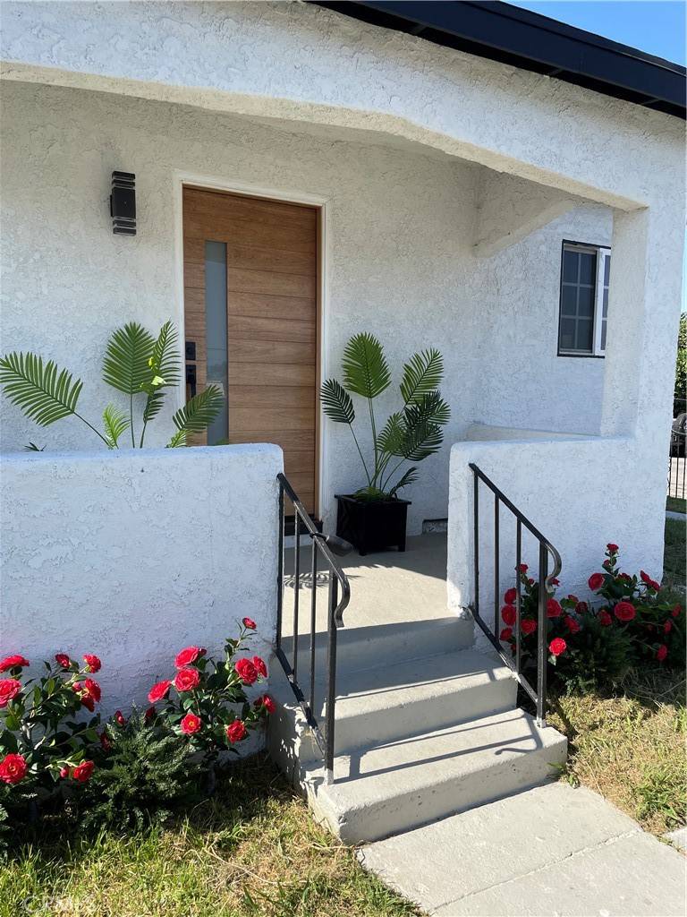 Compton, CA 90220,401 W Poplar ST