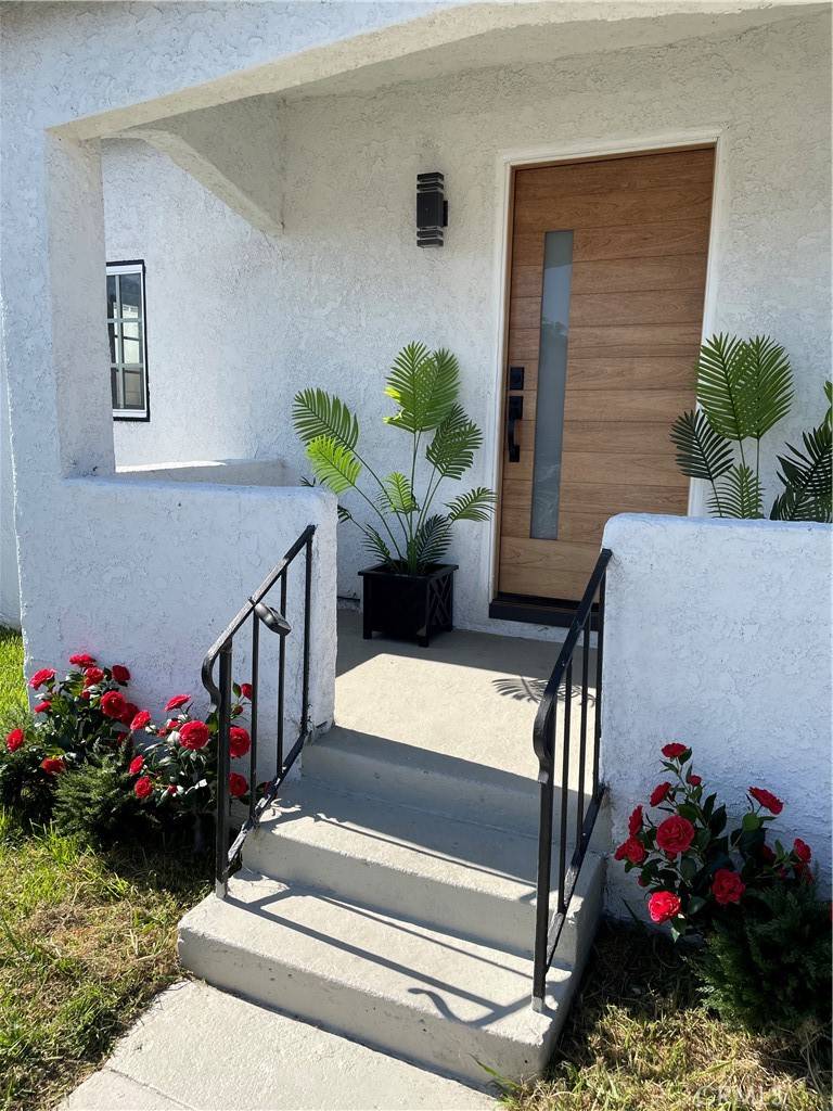 Compton, CA 90220,401 W Poplar ST