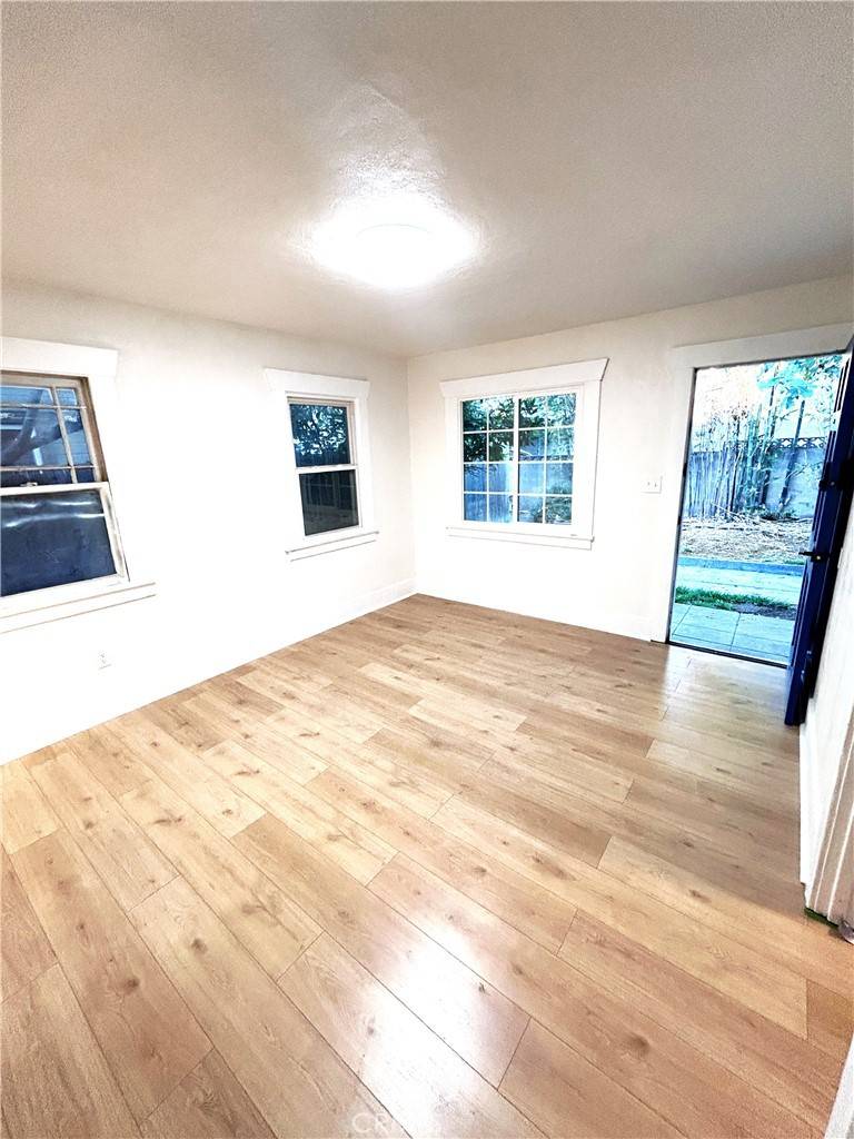 Pasadena, CA 91106,170 N Holliston AVE #5