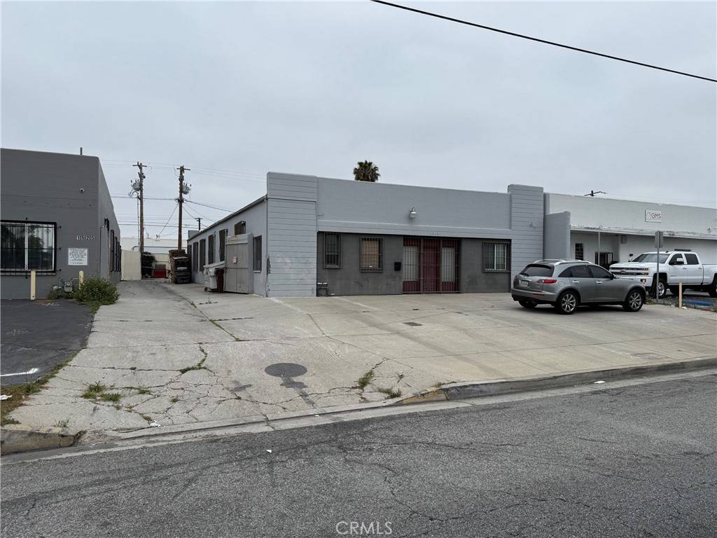 Compton, CA 90222,1513 W El Segundo BLVD