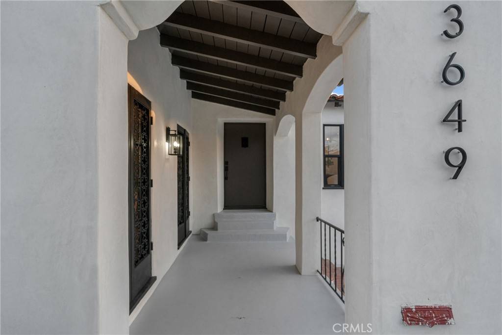 View Park, CA 90008,3649 Mount Vernon DR