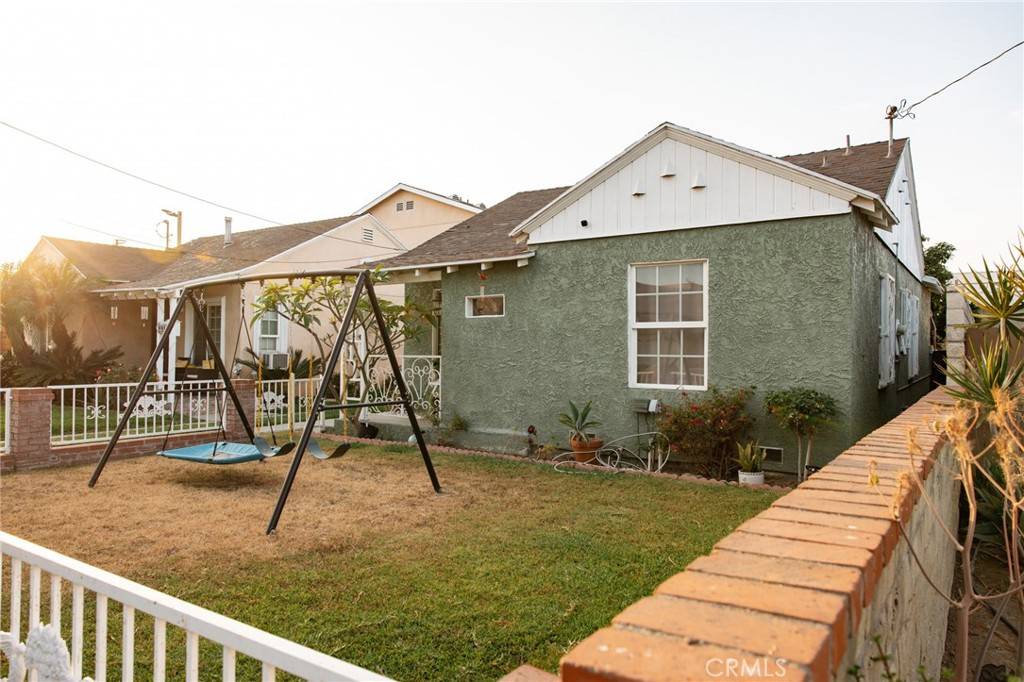 Bellflower, CA 90706,9021 Hegel st