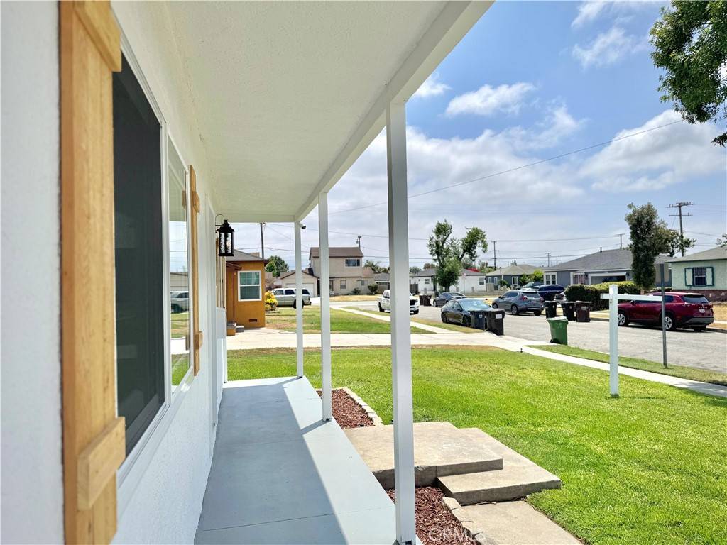 Compton, CA 90220,610 N Northwood AVE