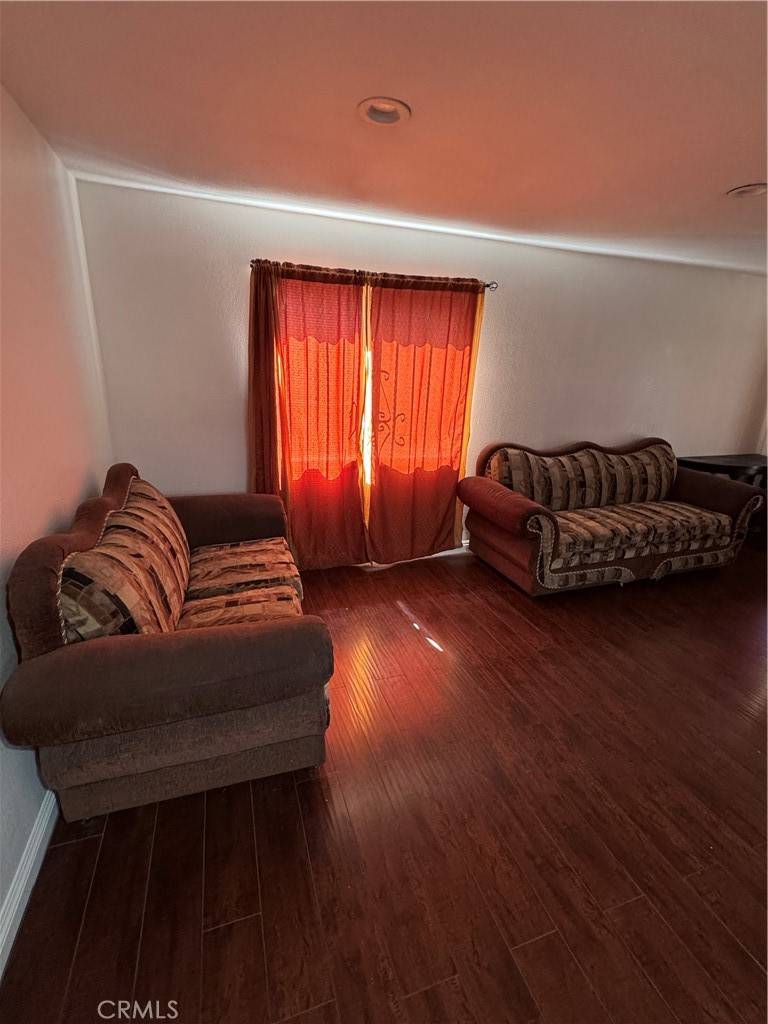 Compton, CA 90222,2622 E 129th ST