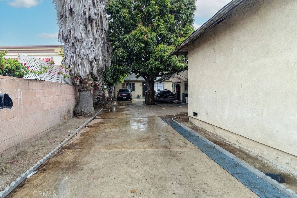 Huntington Park, CA 90255,7117 Malabar ST