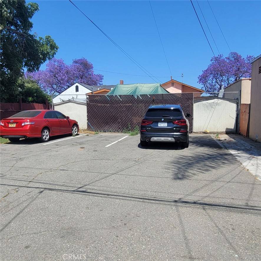South Gate, CA 90280,8995 Victoria Ave
