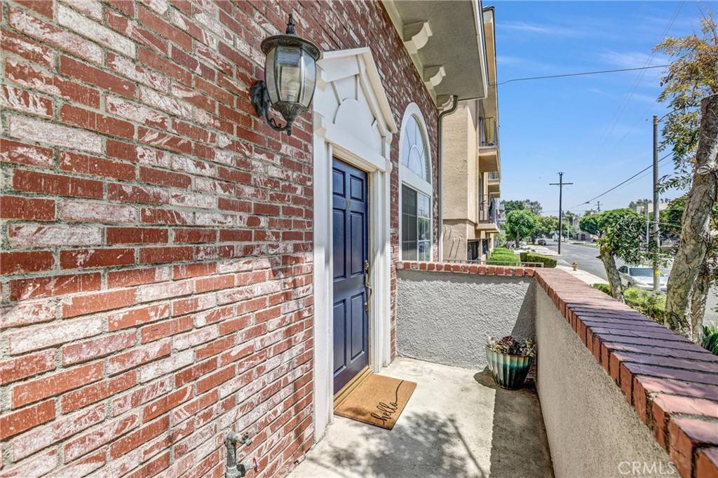 Northridge, CA 91325,8741 Darby AVE #10