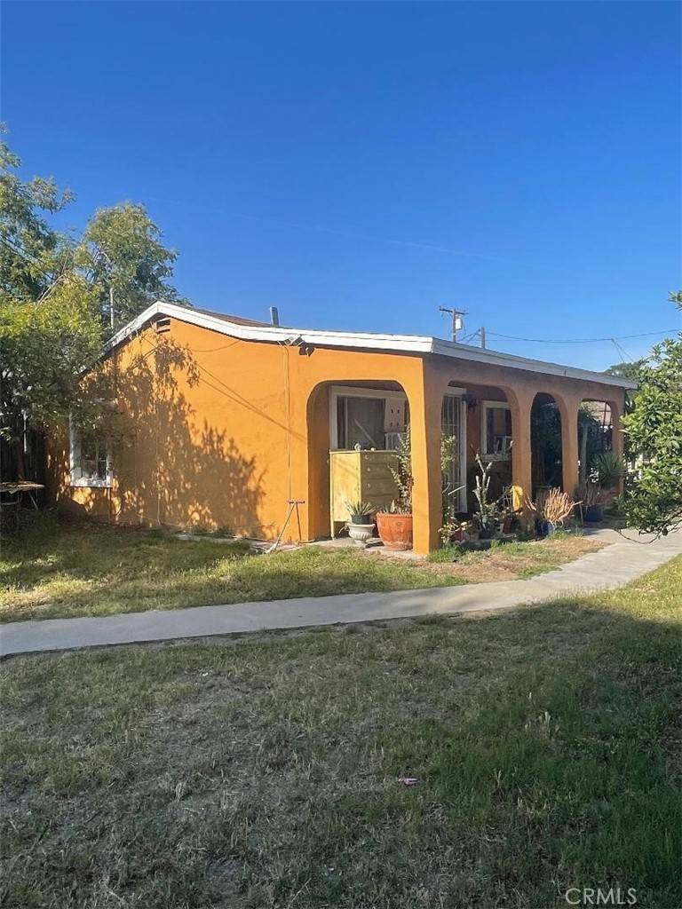 Fontana, CA 92335,9957 Citrus AVE