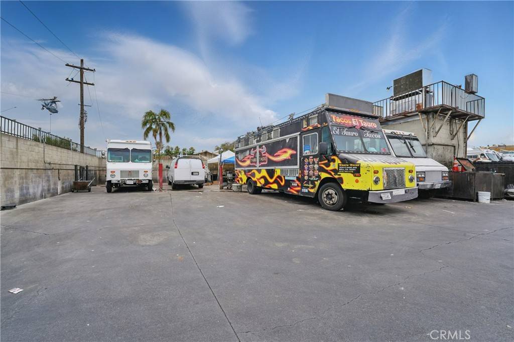 Bell, CA 90201,3916 3930 Gage AVE