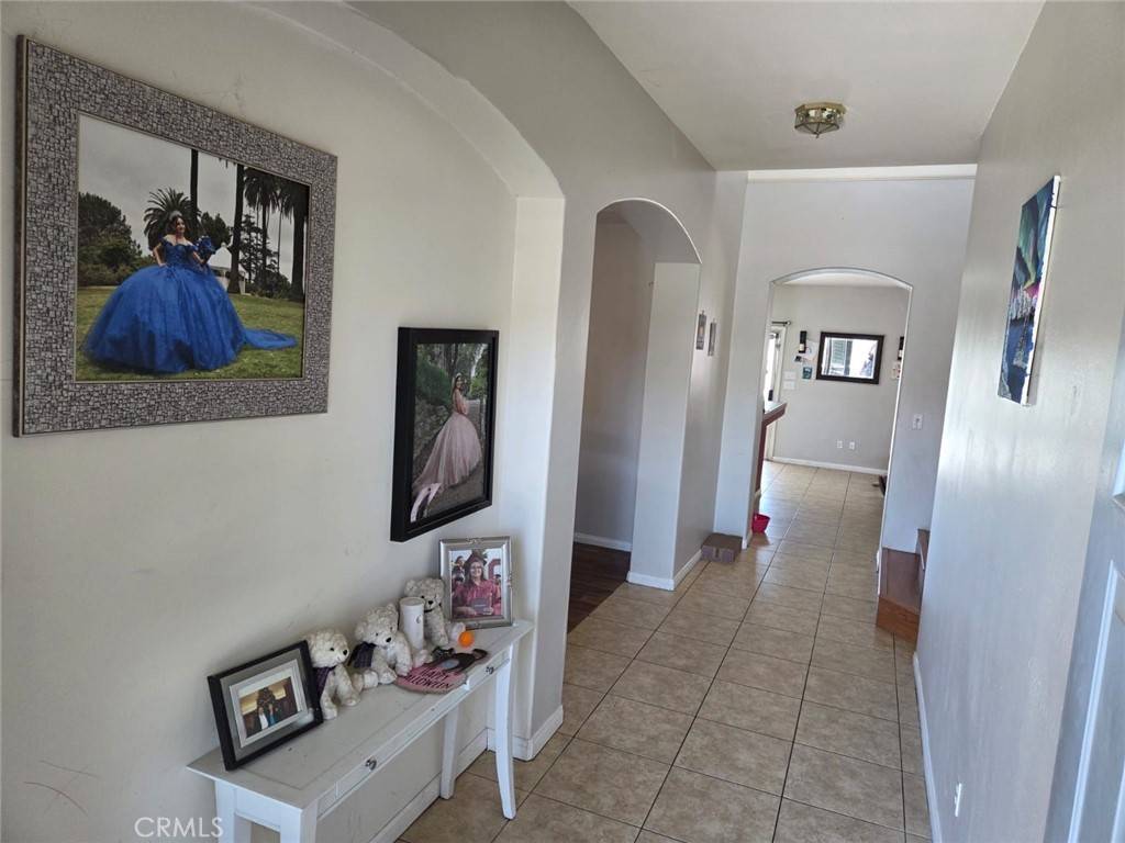 Bakersfield, CA 93313,5825 Sky Lakes AVE