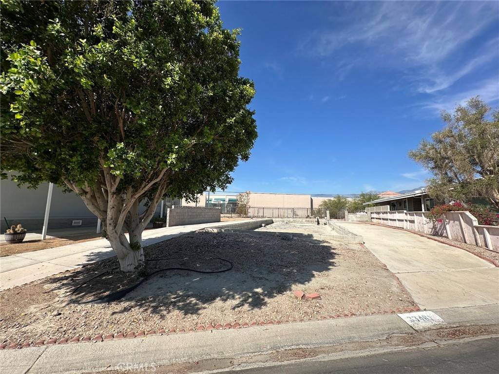 Thousand Palms, CA 92276,33481 Westchester Dr