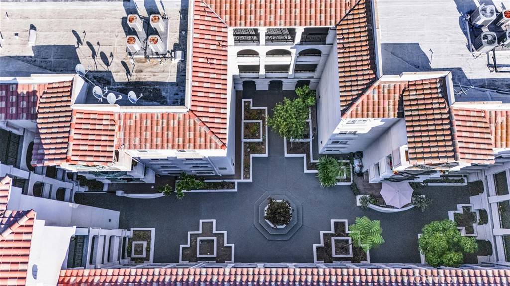 Huntington Park, CA 90255,7018 Rita AVE #404