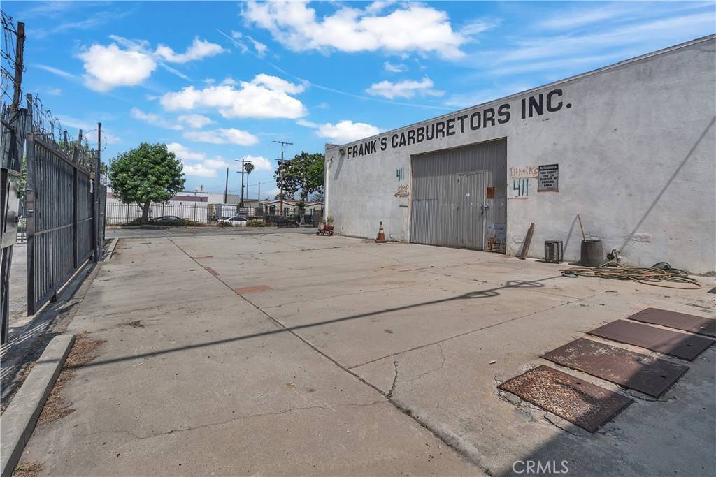 Compton, CA 90221,411 E Rosecrans AVE
