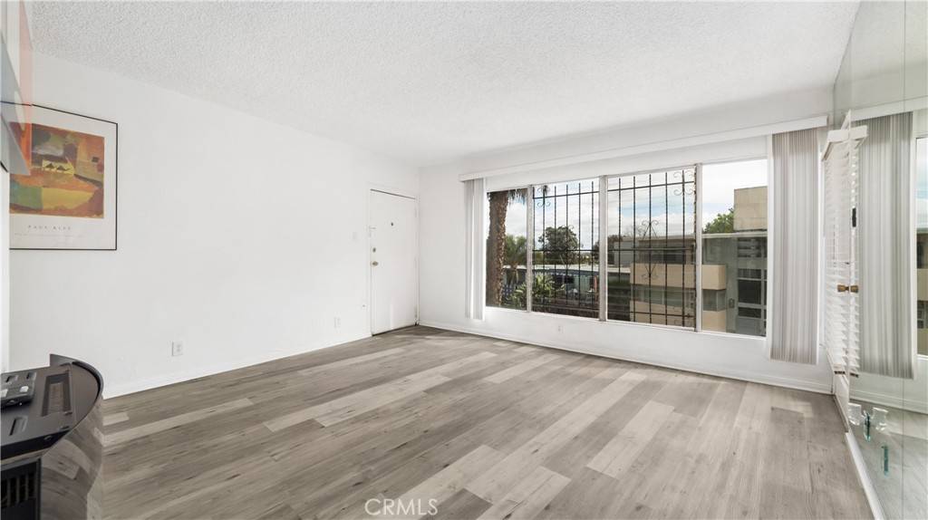 Los Angeles, CA 90008,4431 Don Ricardo DR #20