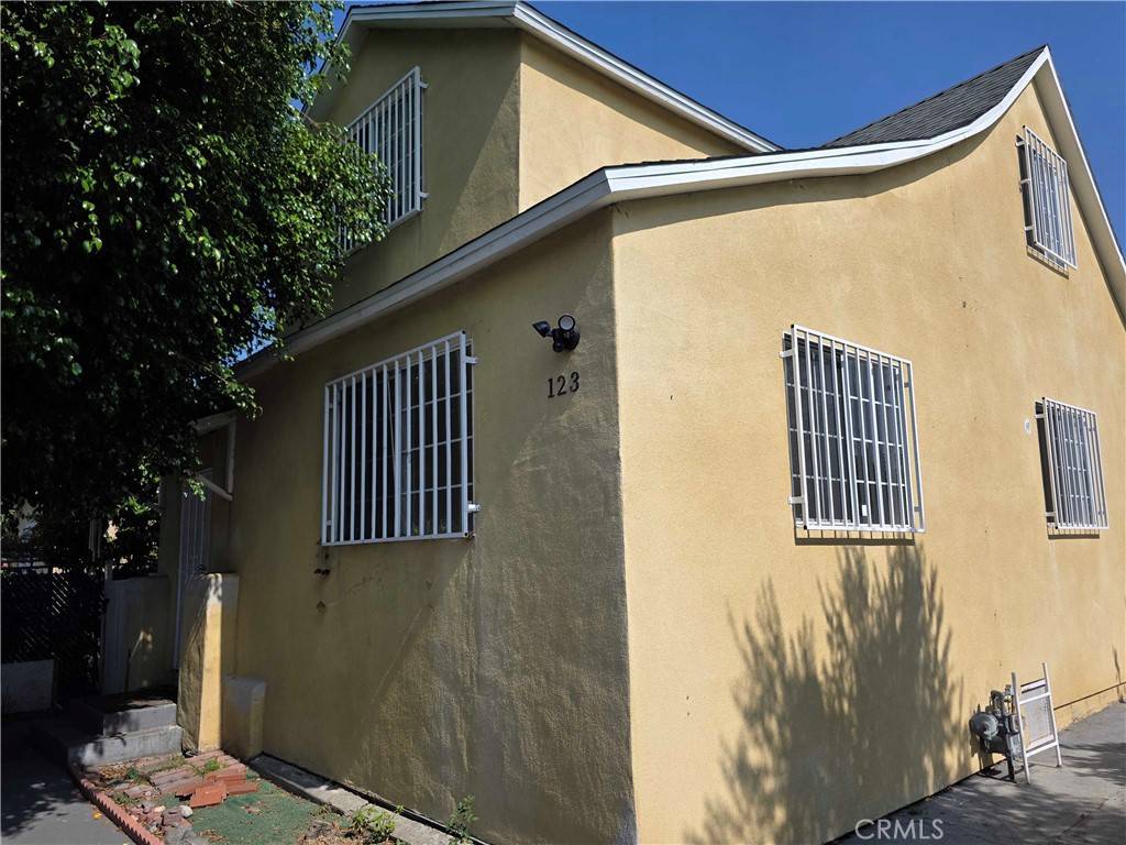Los Angeles, CA 90003,123 E Gage AVE