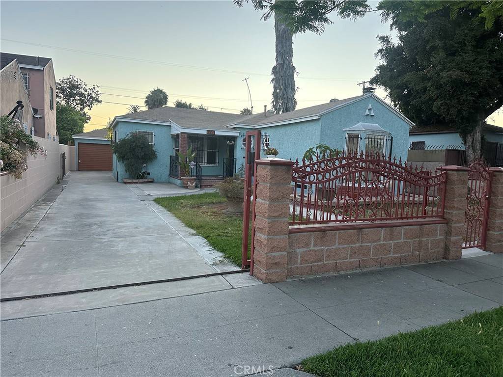 Compton, CA 90221,1307 N Mcdivitt AVE