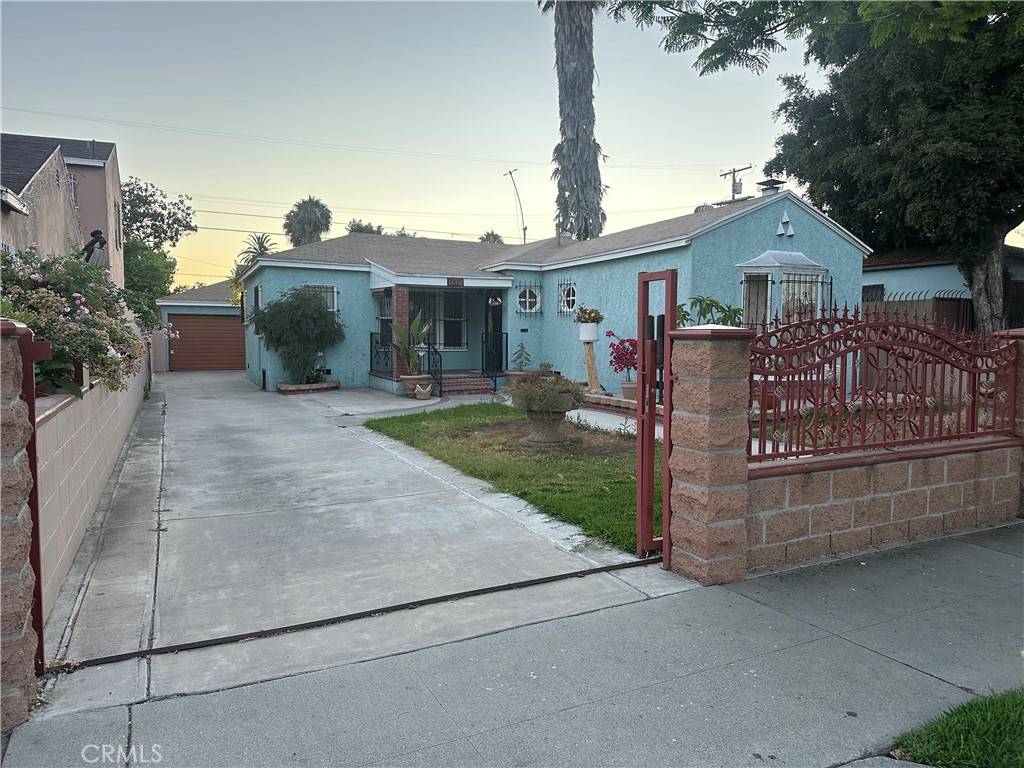 Compton, CA 90221,1307 N Mcdivitt AVE