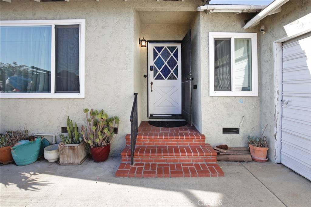 Downey, CA 90242,10253 Branscomb ST
