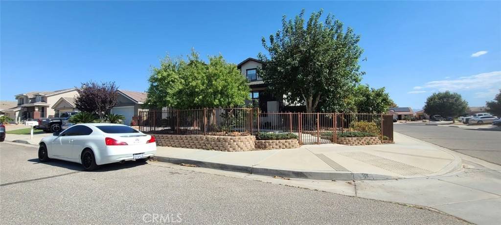 Hesperia, CA 92344,9321 Dragon Tree DR