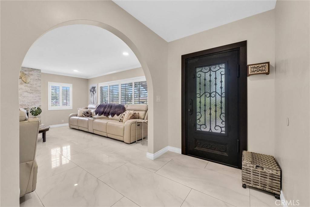 Glendora, CA 91741,1115 E Sierra Madre AVE