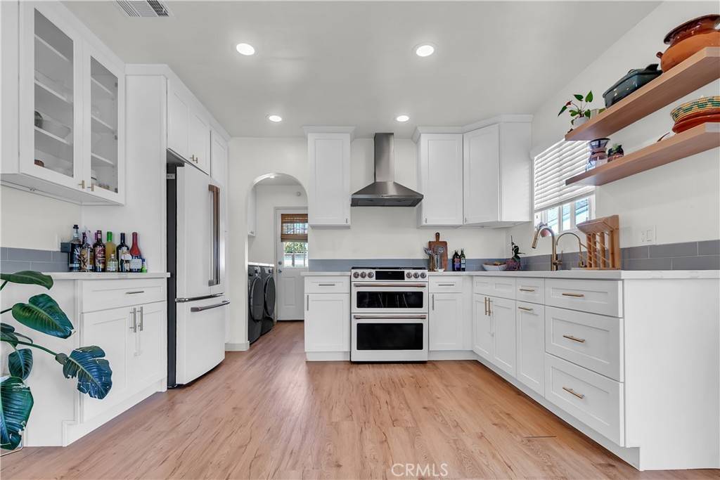 South Gate, CA 90280,6063 Roosevelt AVE