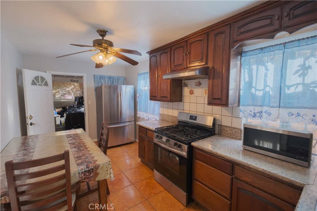 Compton, CA 90222,2534 E 127th St