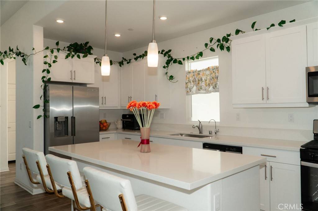 Rialto, CA 92376,365 Huntington CT