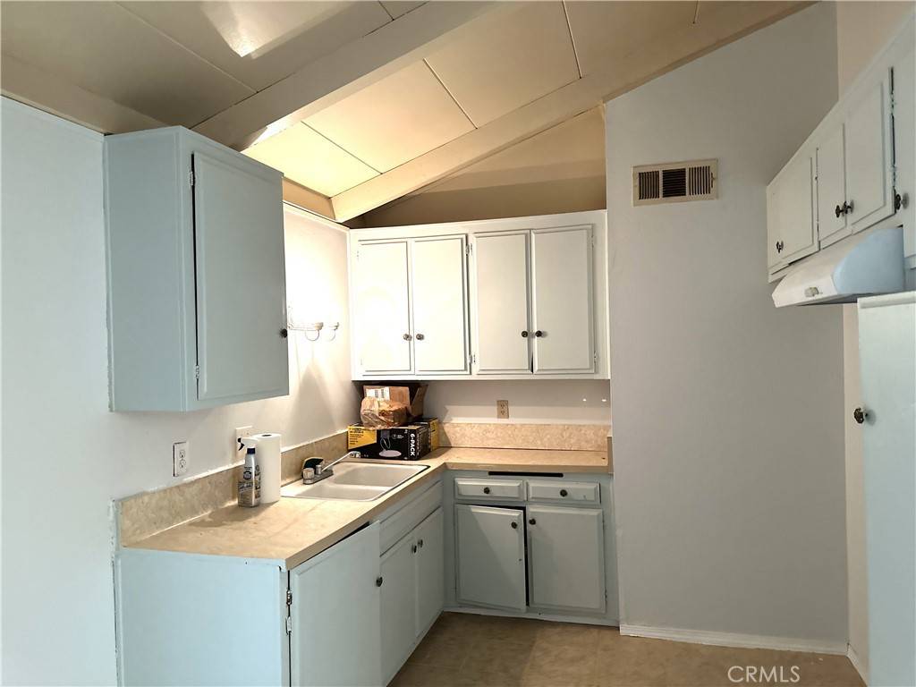 California City, CA 93505,8616 N Loop BLVD #4