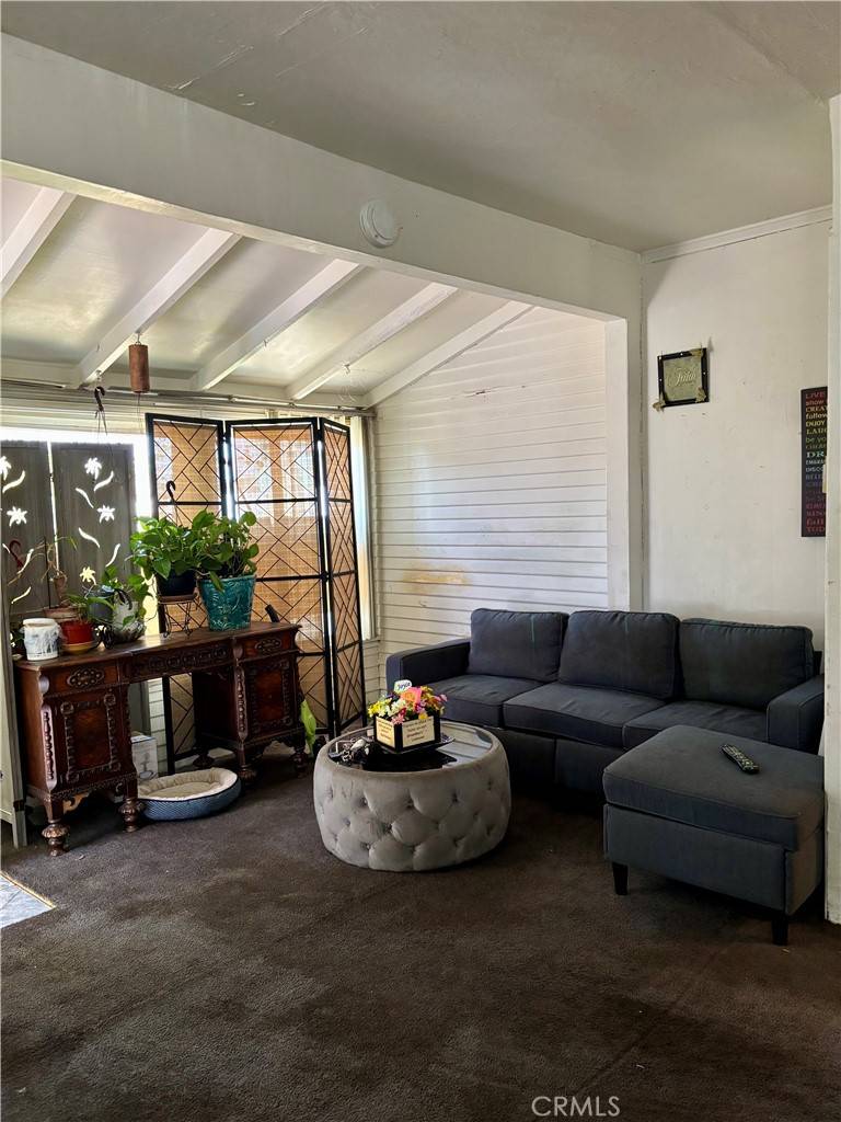 Los Angeles, CA 90003,347 E 102nd ST