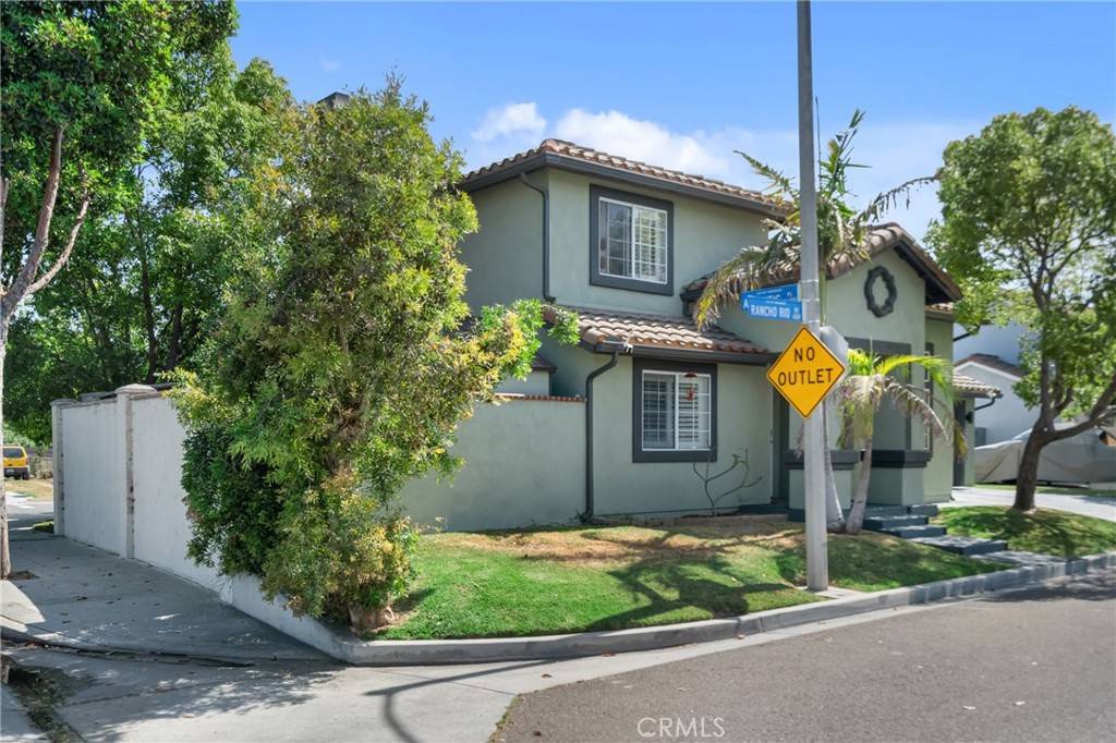 Paramount, CA 90723,6320 Rancho Rio RD
