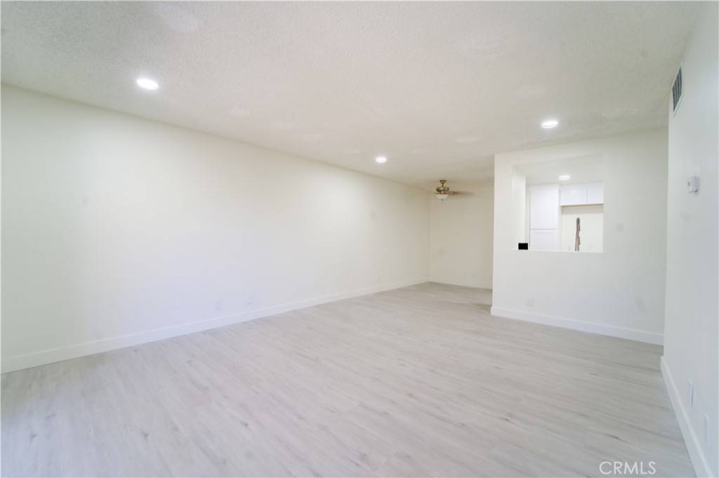 Santa Ana, CA 92701,600 W Third St #B211
