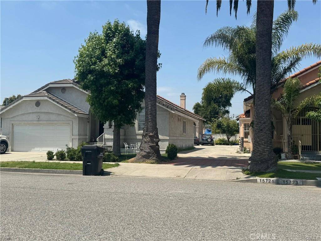 Paramount, CA 90723,15727 Virginia AVE