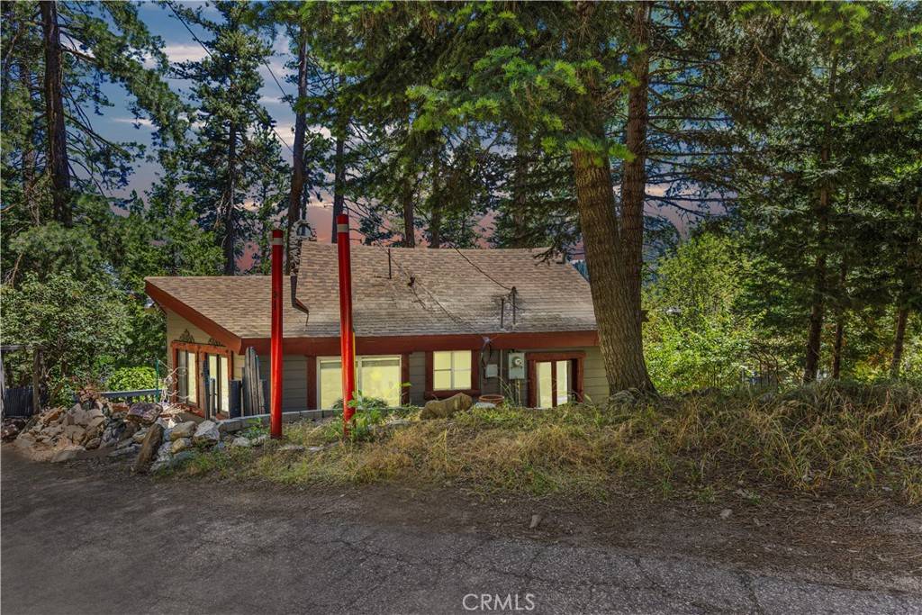 Crestline, CA 92325,25108 Grand View DR
